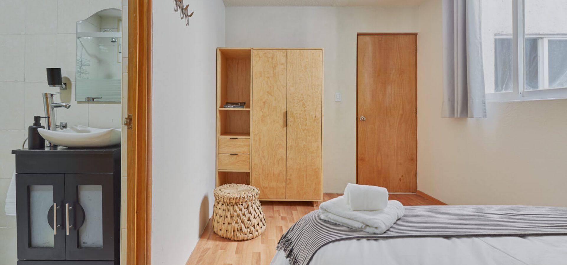 Renta_Cuarto_Coliving_Condesa_Amatlan_CDMX_Cama_matrimonial